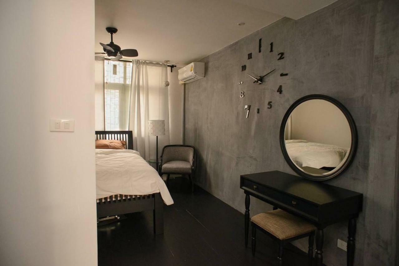 196 Oldtown Chic Hostel Bangkok Buitenkant foto