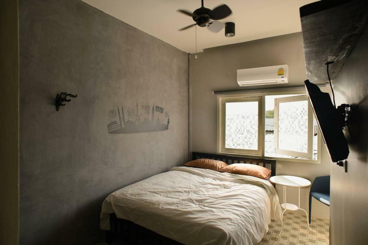 196 Oldtown Chic Hostel Bangkok Buitenkant foto
