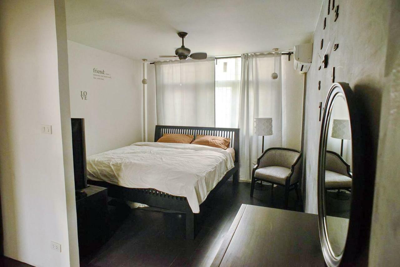 196 Oldtown Chic Hostel Bangkok Buitenkant foto